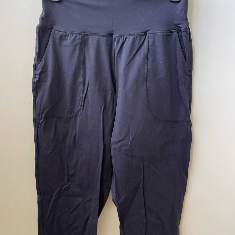 Black High-Waisted Leggings with Pockets